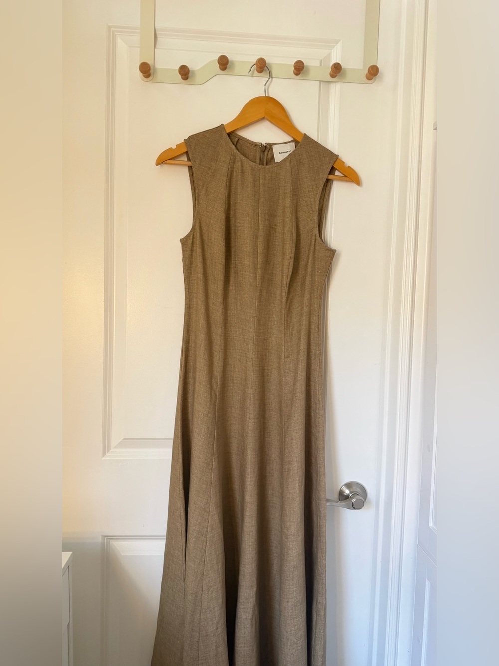 Reformation Cecilia Linen Dress In dark oatmeal, new without tags, never worn. - Picture 7 of 12